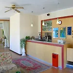 Marina Hotel 2*