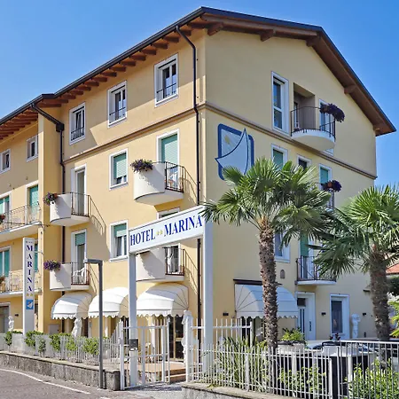 Marina Hotel 2*