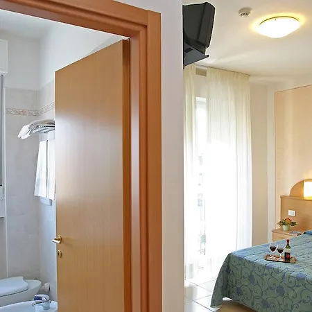 Hotel Marina 2*