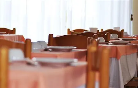 Marina Hotel
