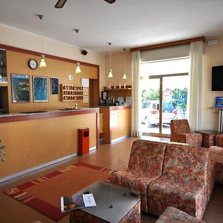 Marina Hotel 2*